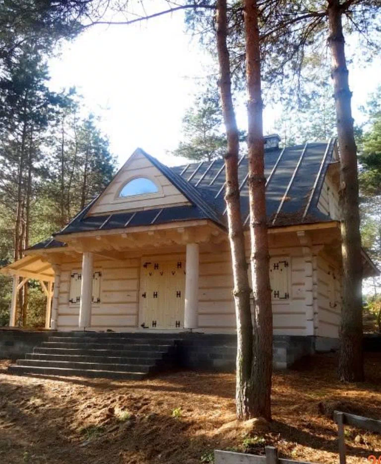 Dom z płazów drewnianych
